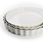 Keksówki ceramiczne o falistym brzegu, zestaw 3 sztuk, wysokiej jakości, perfekcyjne do pieczenia ciast i deserów, eleganckie i praktyczne do domu i kawiarni.