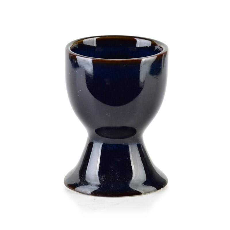 Wytrzymała i elegancka ceramiczna miseczka w ciemnoniebieskim odcieniu, idealna na kawę lub herbatę, ręcznie wykonana, autentyczny dodatek do domowego zakątka.