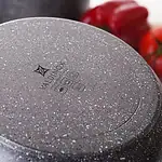 IfiMisyłd naczynie do smażenia z odpornego na zarysowania i łatwego do czyszczenia materiału, idealne do codziennego gotowania w domu, dostępne w ofercie Domowego Zakątka.